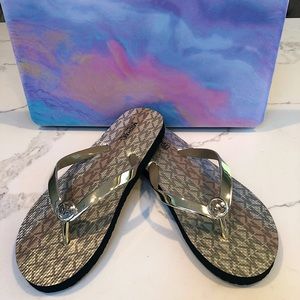 Michael Kors pale gold flip flops SIZE 7